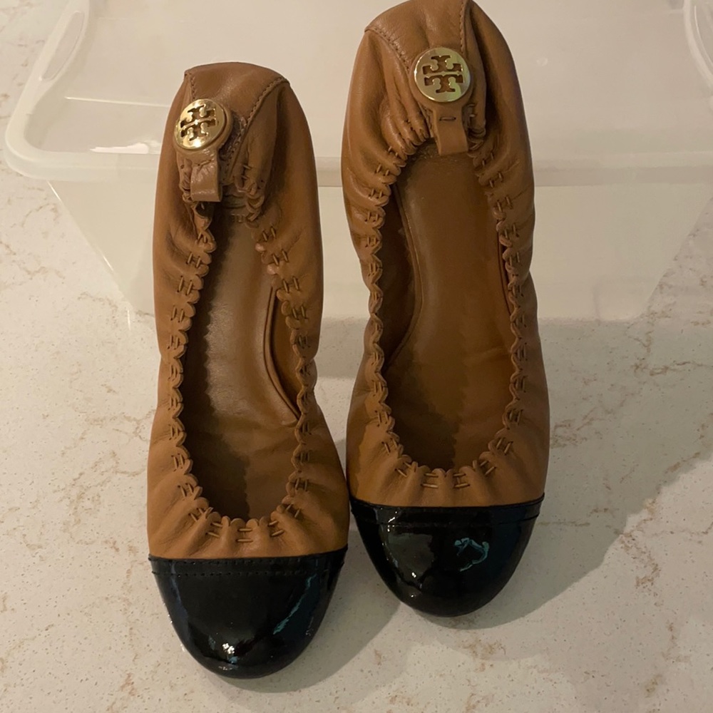 Tory Burch flats, size 8, black & tan, very nice worn once